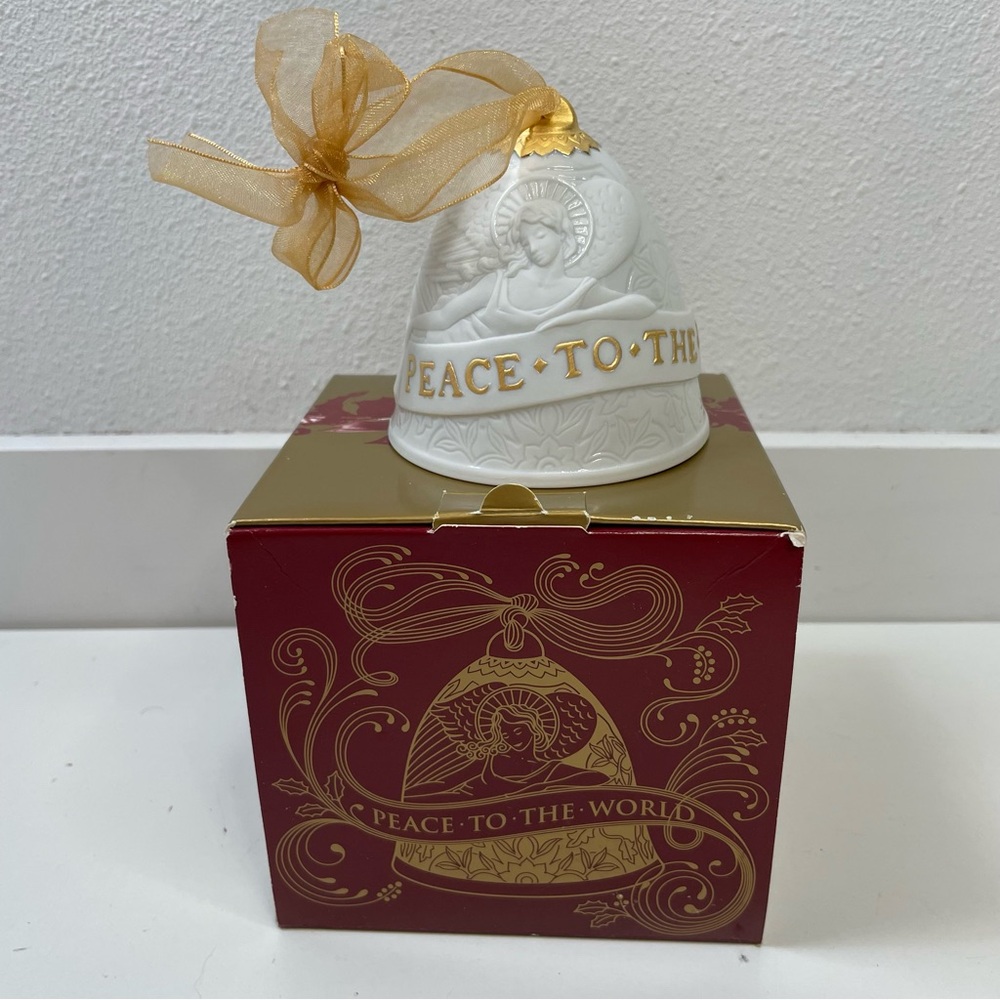 NEW Lladro Porcelain Christmas Bell Peace To The World 2007 in box